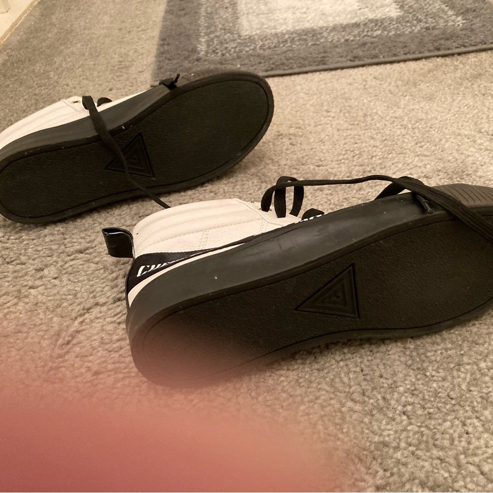 GUESS Men's Black and White Sneakers - Picture 5 of 6